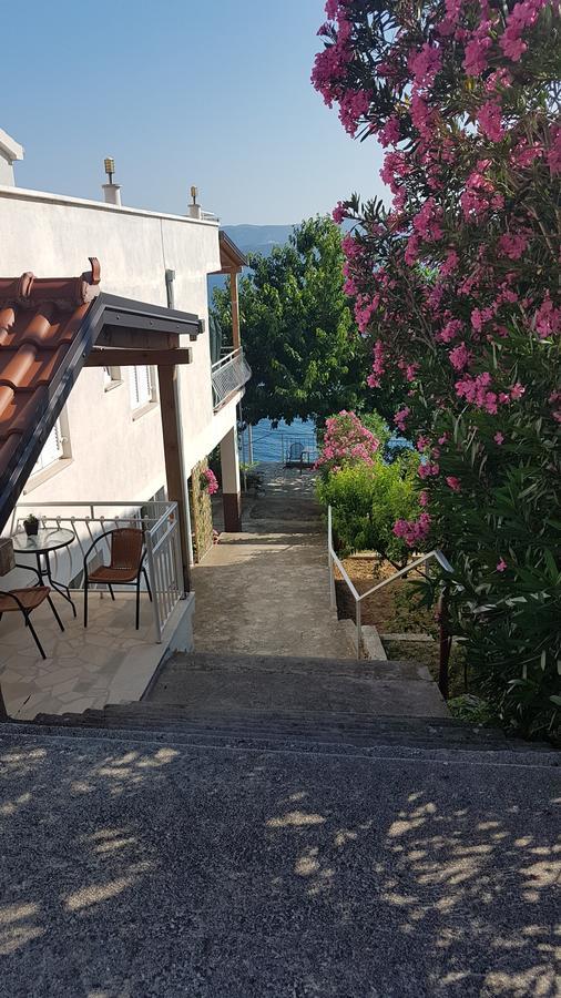 Apartments Coko Omiš Εξωτερικό φωτογραφία